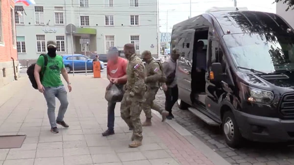 Опубликовано видео задержания приверженца «Азова»*, пытающегося устроить теракт в Калининградской области