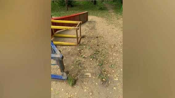 В Подмосковье на детской площадке 10-летнего мальчика насмерть убило горкой
