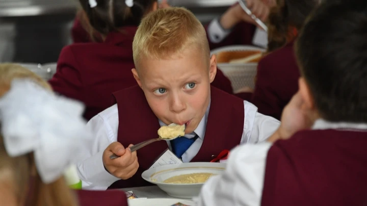 Новосибирским школьникам добавят денег на бесплатные обеды. Фото: GLOBALLOOKPRESS