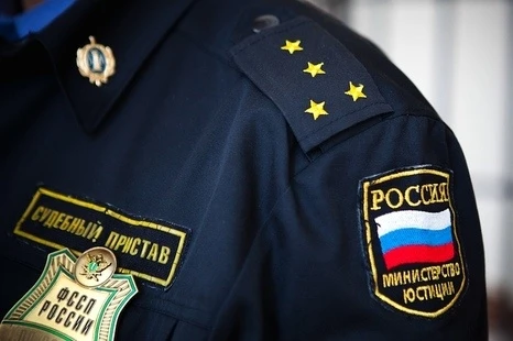 Арест наложен, по сообщению регионального управления ФССП, на складские помещения общей площадью 180,3 кв.м, здание гаража площадью 1136,4 кв.м и на два земельных участка
