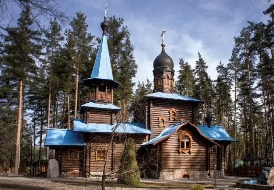 храм