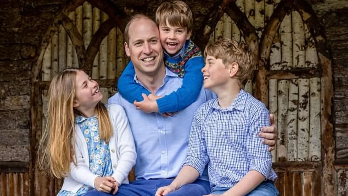 41—летний принц Уэльский, как говорят, «практичный» отец, и его регулярно видят забирающим и отвозящим своих детей в школу Ламбрук в Беркшире. Фото: РА
