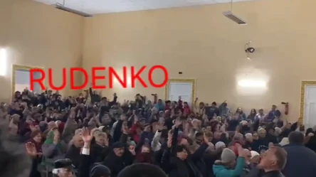 Жители Запорожья заявили, что не хотят быть в составе Украины, а жаждут войти в ДНР. На видео военкора Руденко «лес рук» из желающих