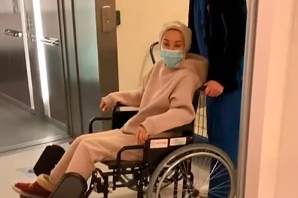 В инвалидной коляске Лера Кудрявцева: Что случилось в телеведущей?
