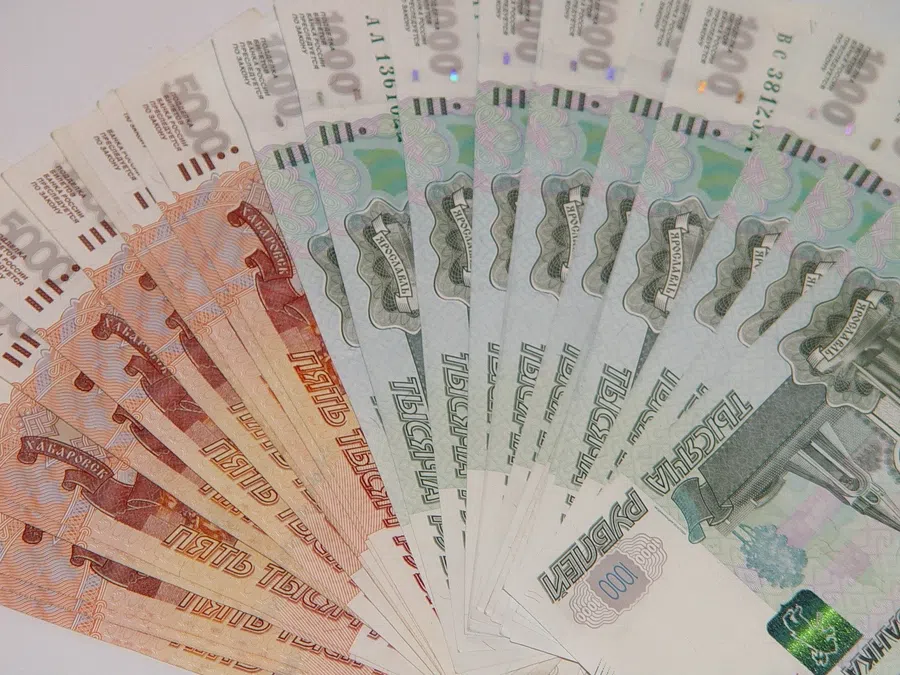 По 10000 рублей с 23 ноября: россиянам рассказали о новой выплате семьям с детьми и пенсионерам