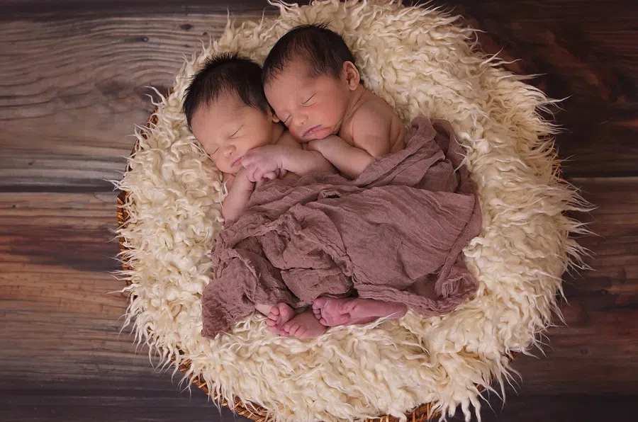 В Калифорнии женщина родила близнецов в разные годы: одного в 2021, второго в 2022 году