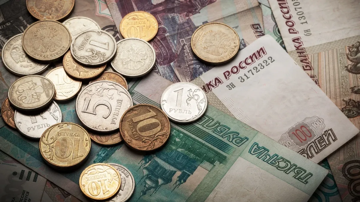 Ветеран труда-2022/2023: какие льготы и денежные выплаты положены россиянам 