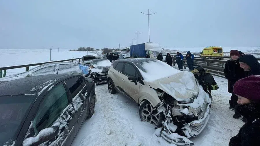 В ДТП с 50 автомобилями на трассе "Дон" в Тульской области пострадали 8 человек: Пробка стоит в сторону Москвы