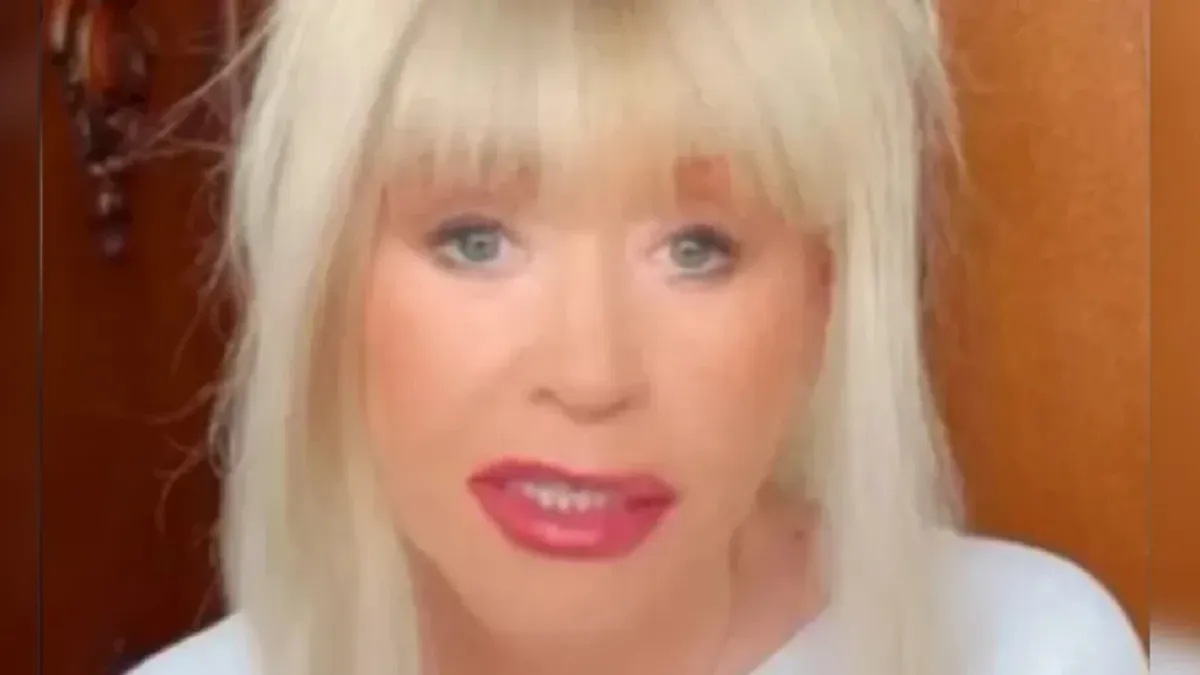 «Бледная, как моль» Пугачева напугала поклонников новым образом – пухлые губы, глаза разного размера, парик цвета «блонд» – видео