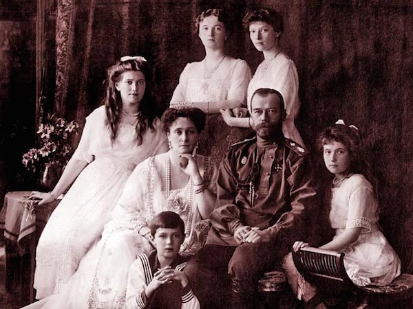 СК возобновил расследование убийства царской семьи Романовых