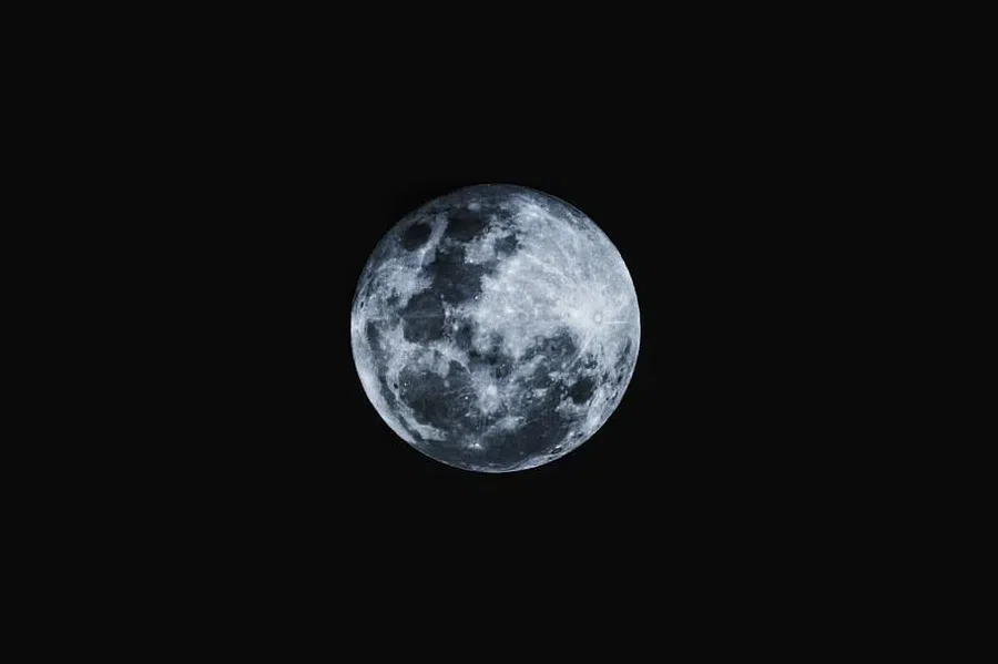 24 июля – сильнейшее Полнолуние лета 2021: Что принесет Луна в Водолее и чего следует избегать