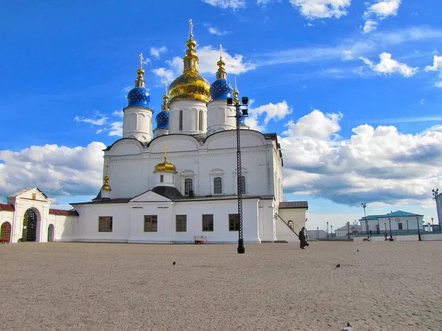 В праздник Покров Пресвятой Богородицы, верующим необходимо посетить храм для богослужения.