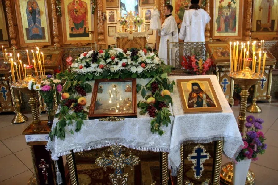храм