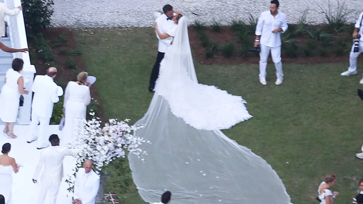 Свадьба-2022: как прошла грандиозная свадьба Дженнифер Лопес и Бена Аффлека 19 и 20 августа в поместье Джорджии