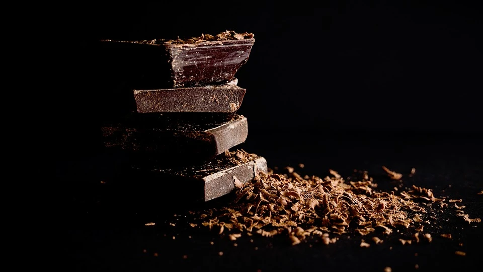 Когда шоколад хранится в холодильнике, он тает на вкус гораздо медленнее. Фото: pixabay.com