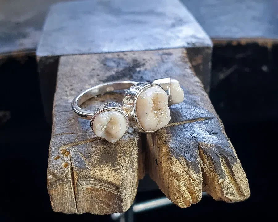 www.gravemetallumjewellery.com