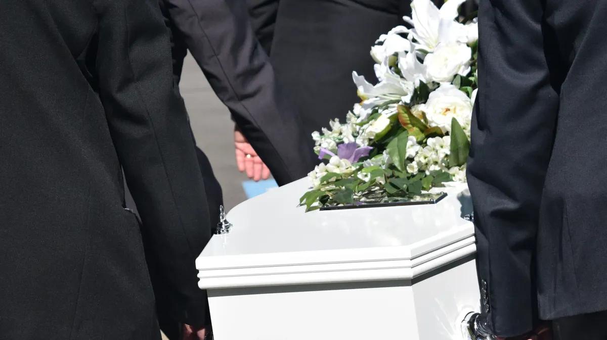 «Был осужден за убийство, у людей это в памяти» В Забайкальском поселке разругались по поводу похорон погибшего бойца ЧВК «Вагнер» Никиты Касаткина