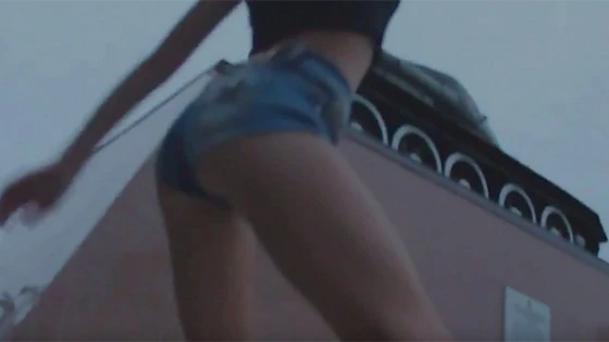 Свой танец девушки записали на видео