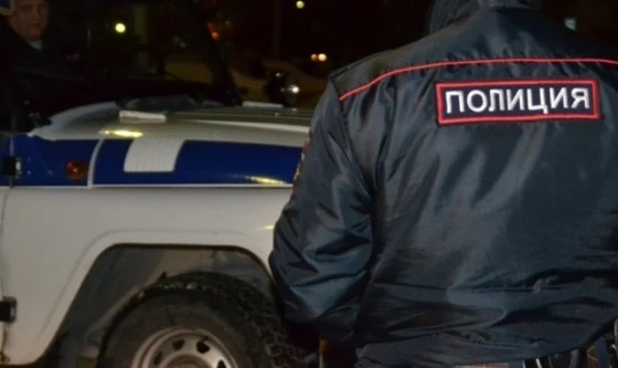 Бердские полицейские оперативно поймали подозреваемых в краже Полицейские разбираются в деле