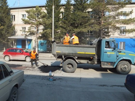 На деньги из бюджета на выполнение наказов отремонтировали дороги 
