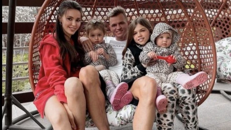 Футболист Дмитрий Тарасов рассказал о проблемах в отношениях с Анастасией Костенко - пока она с ребенком в больнице, он все переосмысливает