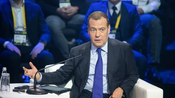 Медведев раскритиковал действия Европы и предложил европейским политикам сменить «средство от поноса»