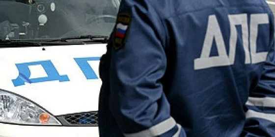 Инспекторы дорожно-патрульной службы ГИБДД отдела МВД России «Искитимский» Воронов и Никулин задержали водителя при попытке жать им взятку