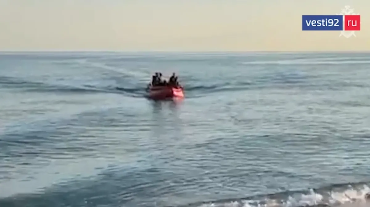 Двоих малолетних детей унесло на надувном матрасе в открытое море в Сакском районе Крыма