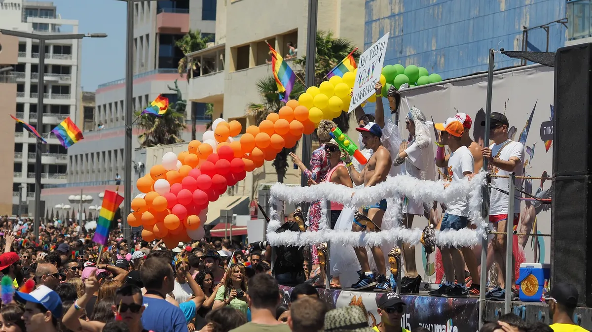 Вучич озвучил причину запрета масштабного гей-парада в Белграде – против выступили жители Сербии и церковь