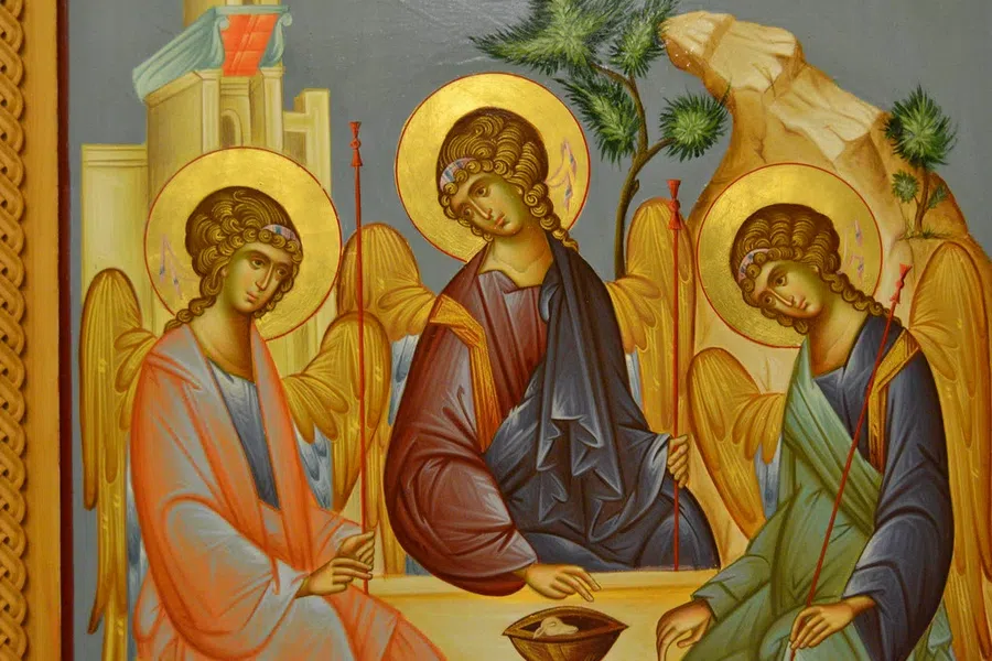 Святая Троица более известна, как Отец, Сын и Святой Дух. Фото: icon.spbda