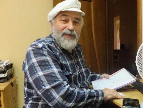Александр Лазорский счастлив, что бердчане собрали сумму, которой хватит на покупку железа для крыши храма Александр Лазорский счастлив, что бердчане собрали сумму, которой хватит на покупку железа для крыши храма