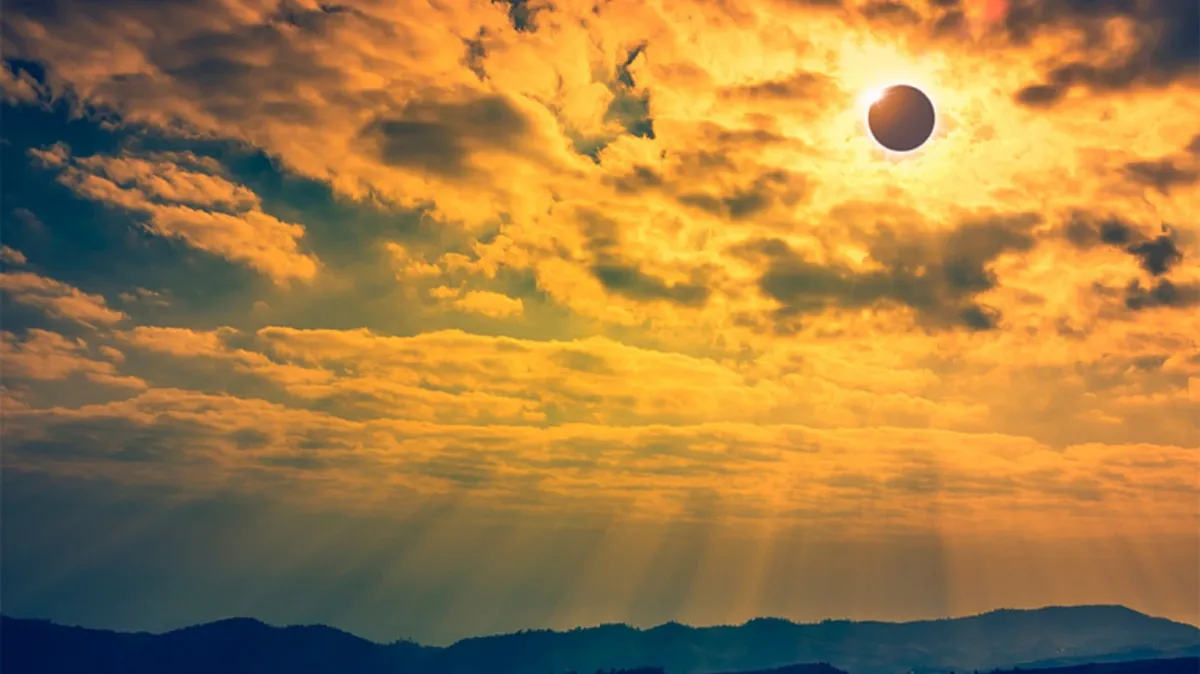 Кольцеобразное солнечное затмение 14 октября 2023 встряхнет энергию землян: основные особенности и опасности суток - огненное кольцо появится на небе в 21.00 по Москве