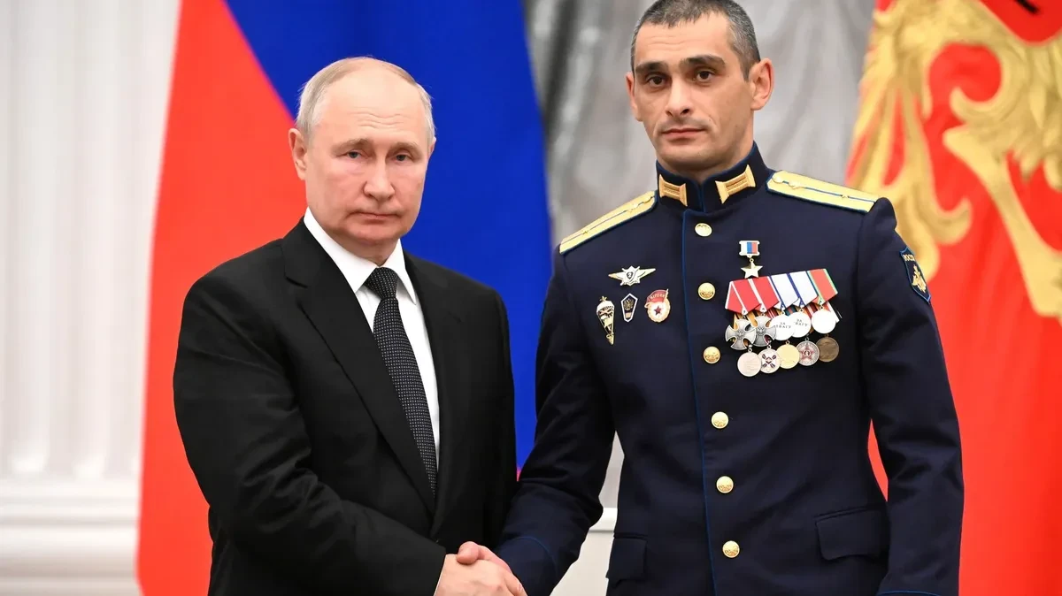 Владимир Путин и Данияр Джартанов. Фото: Алексей Майшев, РИА «Новости» | Kremlin.ru