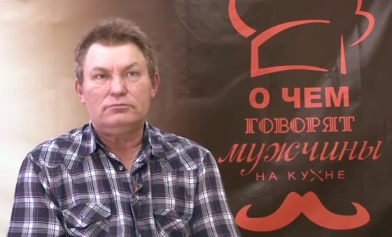 Главным героем новогоднего выпуска передачи стал директор школы Сергей Крупин