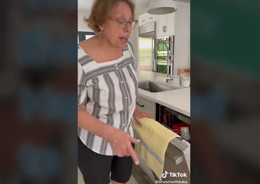 tiktok.com/@brunchwithbabs