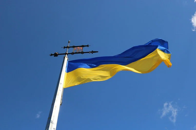 Украина обстреливает Донбасс. Женщин и детей эвакуируют в Россию