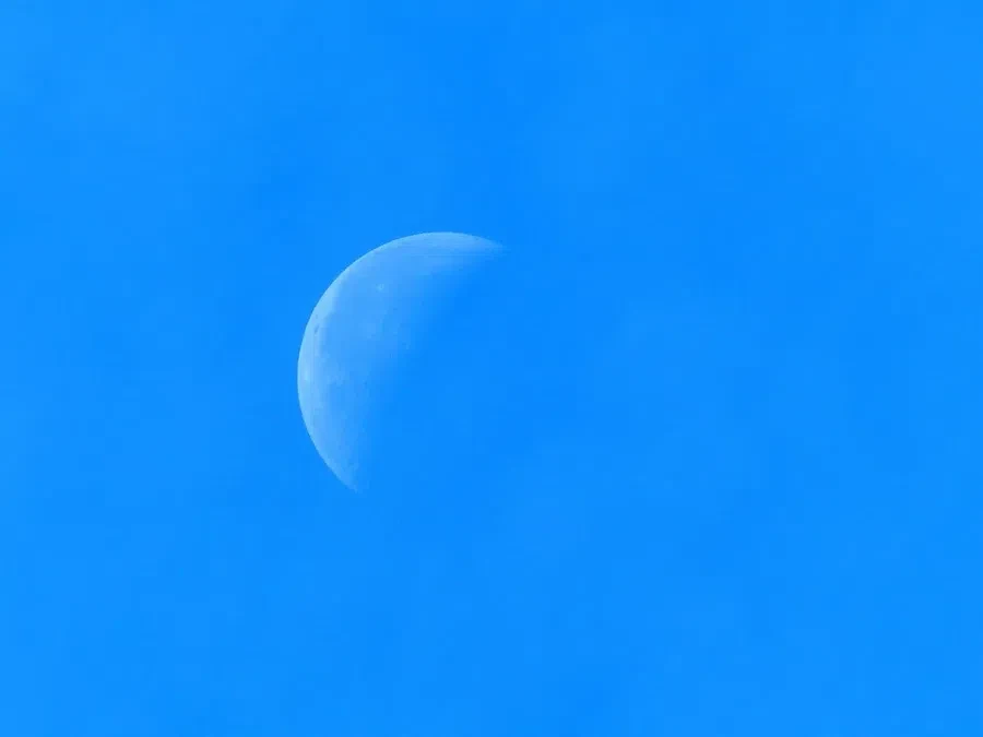 луна