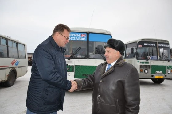 Новый автобус передали Легостаевскому