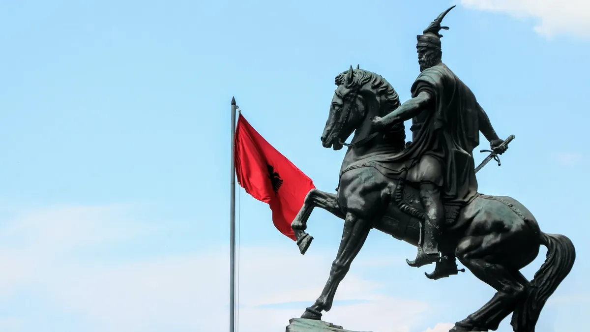 Албания приостанавливает безвизовый режим для граждан РФ