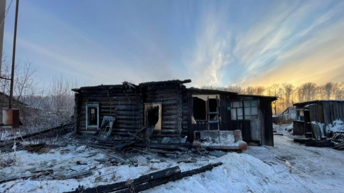 В пожаре в частном доме Новосибирской области погибли 57-летний сибиряк и его 38-летняя сожительница