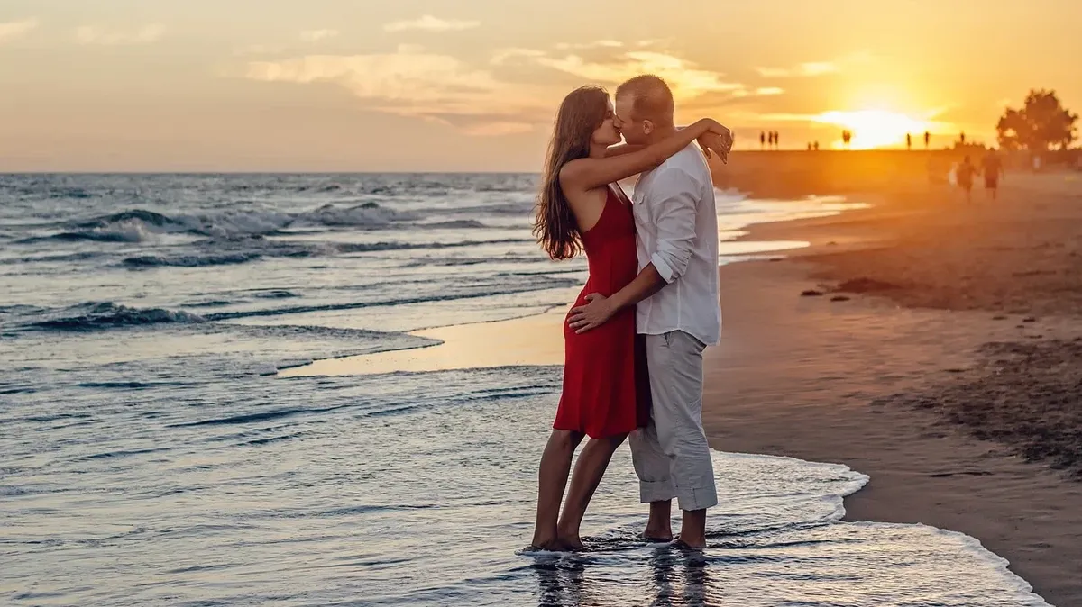 Неверность не обязательно разрушает брак, а тайный роман может быть формой «заботы о себе», которая может принести пользу и продлить союз. Фото: Pixabay.com