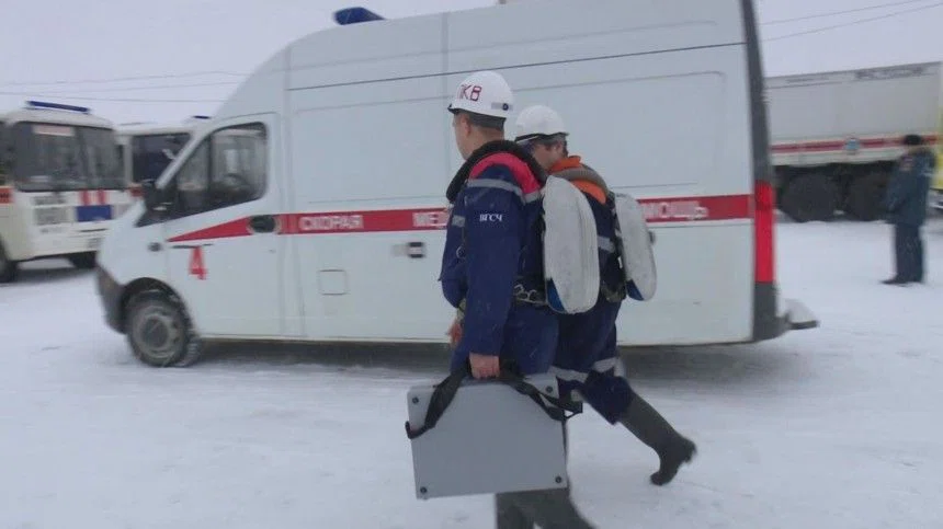Спасатели пропали при поиске горняков после пожара в шахте Кемеровской области