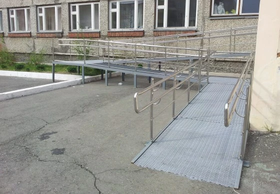 Пандус появится возле школы