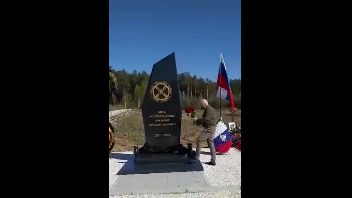 Евгений Пригожин открыл мемориал к 9 мая на кладбище ЧВК «Вагнер» под Екатеринбургом