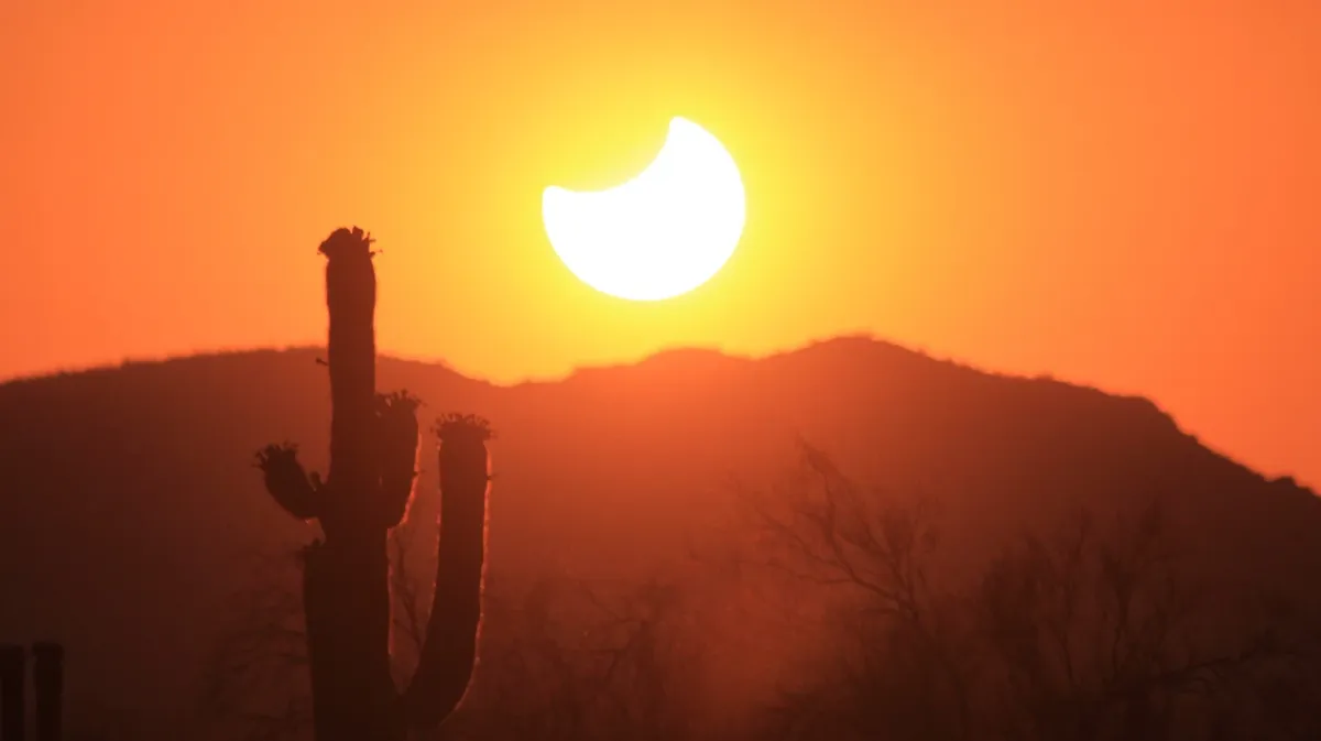 20 апреля в 2023 году произойдет уникальное гибридное, то есть полное или кольцевое, солнечное затмение. Фото: www.piqsels.com