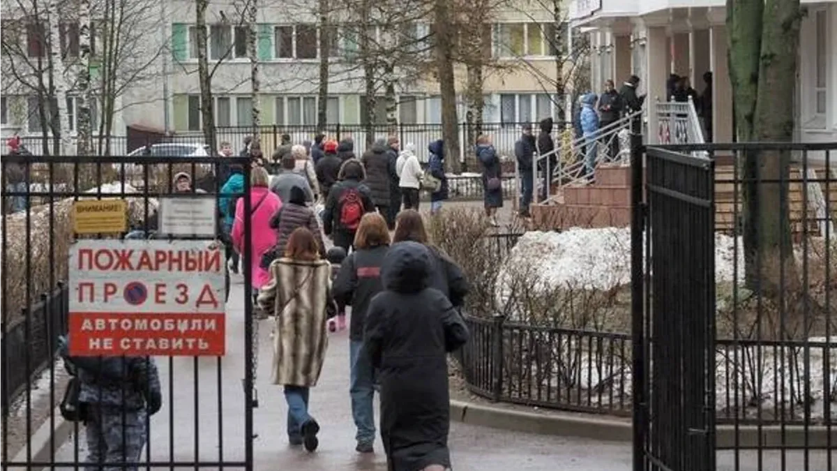 Выборы 17 марта: явка в Новосибирской области 56%, по России – 66% - избиратели стоят в очередях, портят бюллетени, рвут книги со списками – задержаны более 50 человек