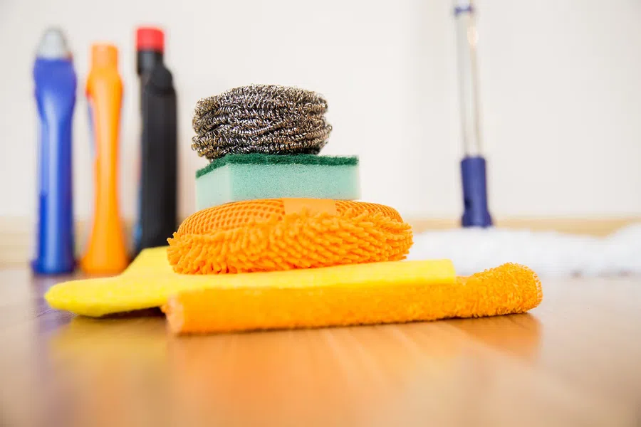 Чем помыть полы, если дома нет моющего средства: идеи из подручных средств