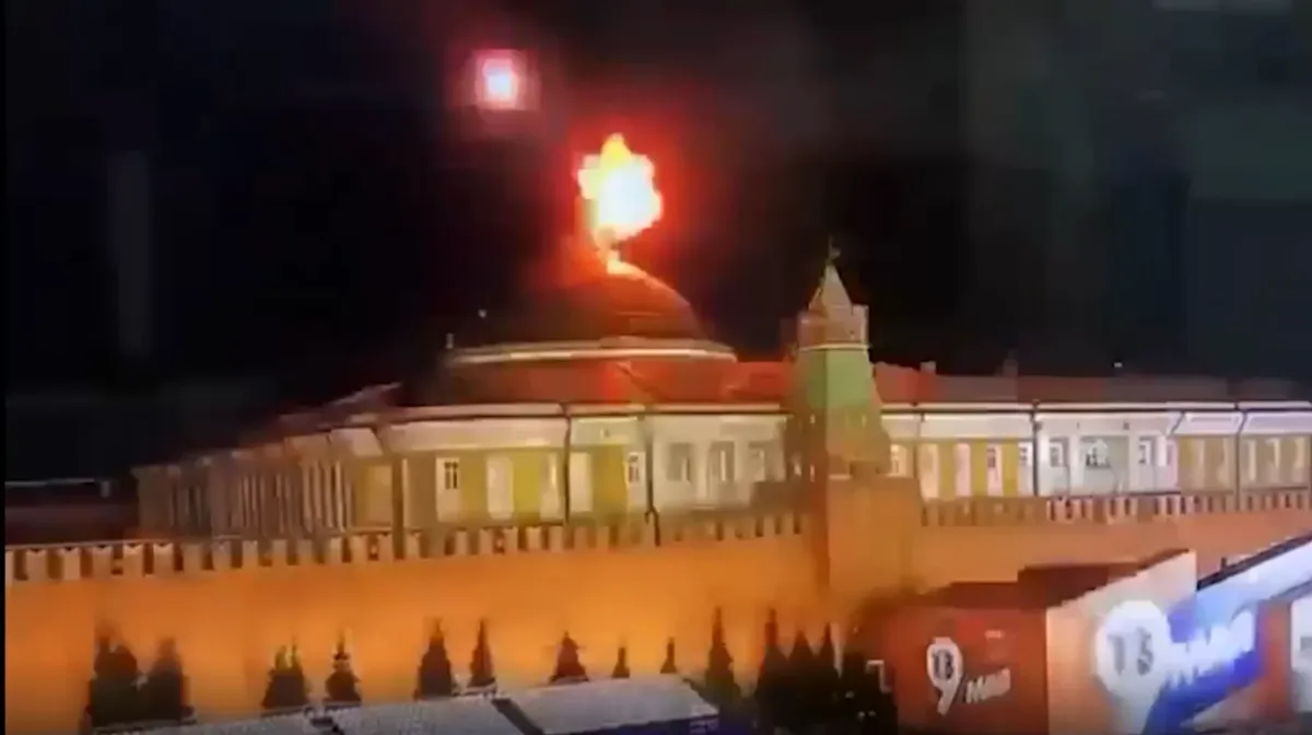 Новое видео покушения на Путина появилось в Сети. По Кремлю сокрушительно ударили киевские БПЛА