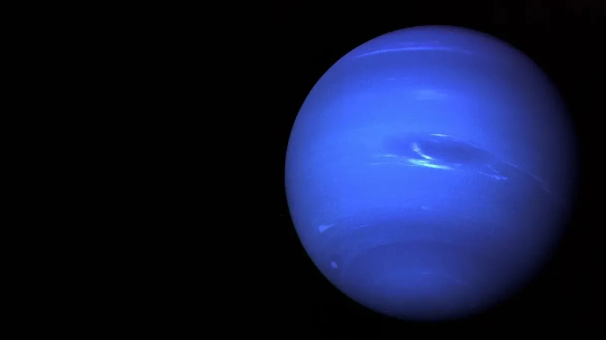 NASA: Нептун оказался холоднее, чем мы думали - стратосфера планеты неожиданно остыла на 8°C в период с 2003 по 2018 год