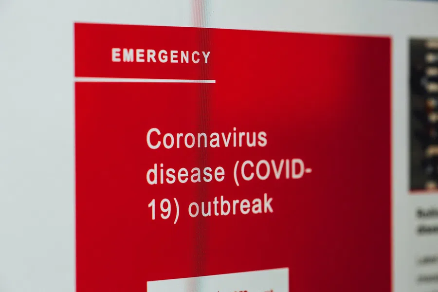 «Чувствую себя разбитым»: Как распознать нетипичные симптомы нового штамма коронавируса «омикрон» и все эффективные против него вакцины в России и мире